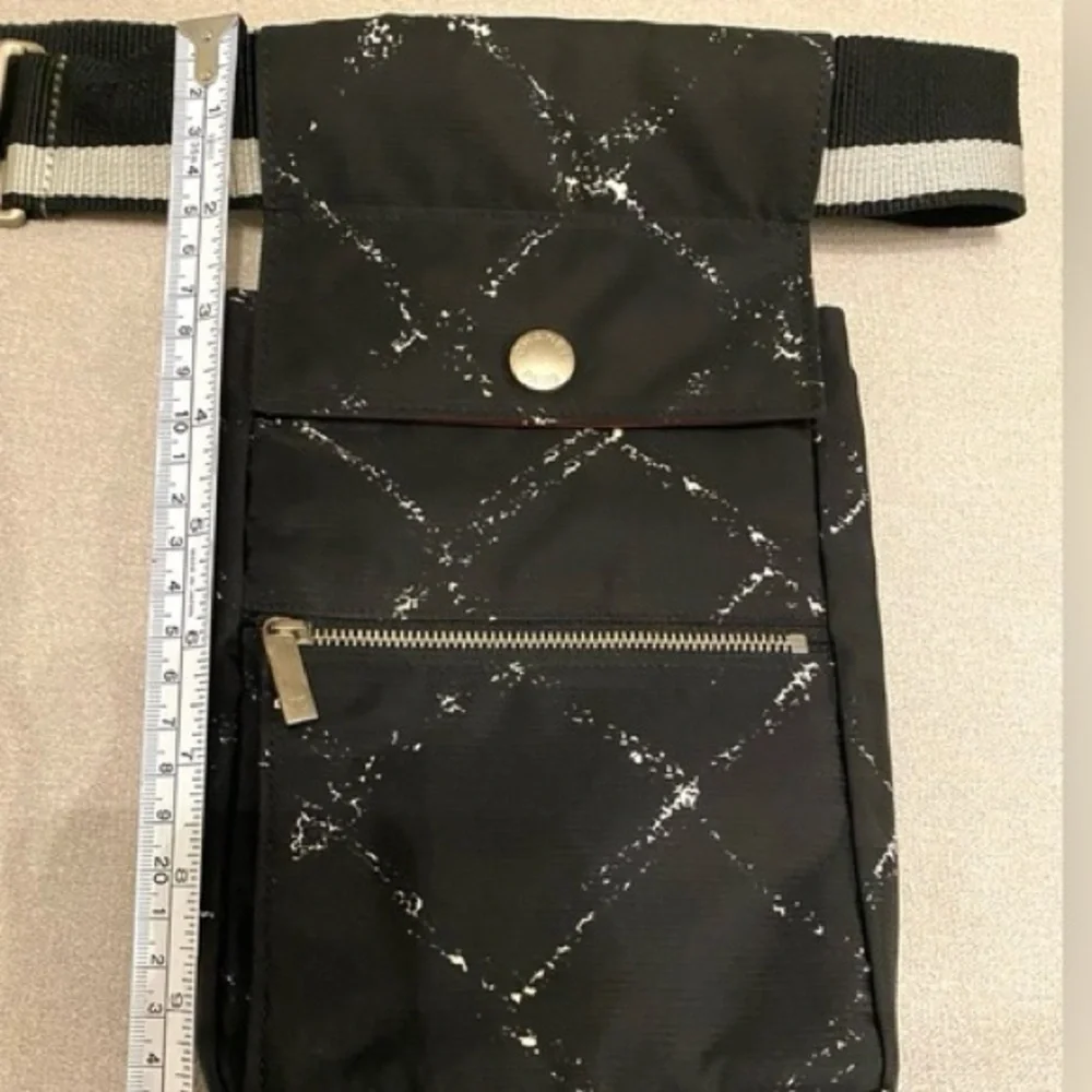 CHANEL Travel Bag - Picture 13 of 16